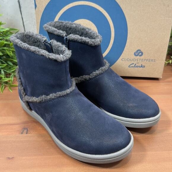 Clarks Cloudsteppers Step Glow Rose Faux Fur Ankle Boots Size 5.5 - Picture 2 of 10